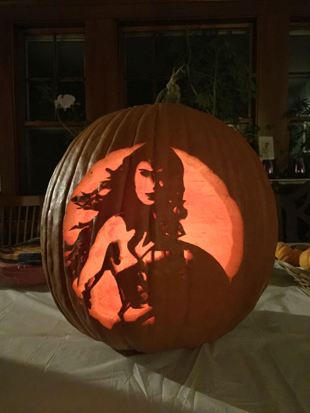 Wonder Woman pumpkin carving template